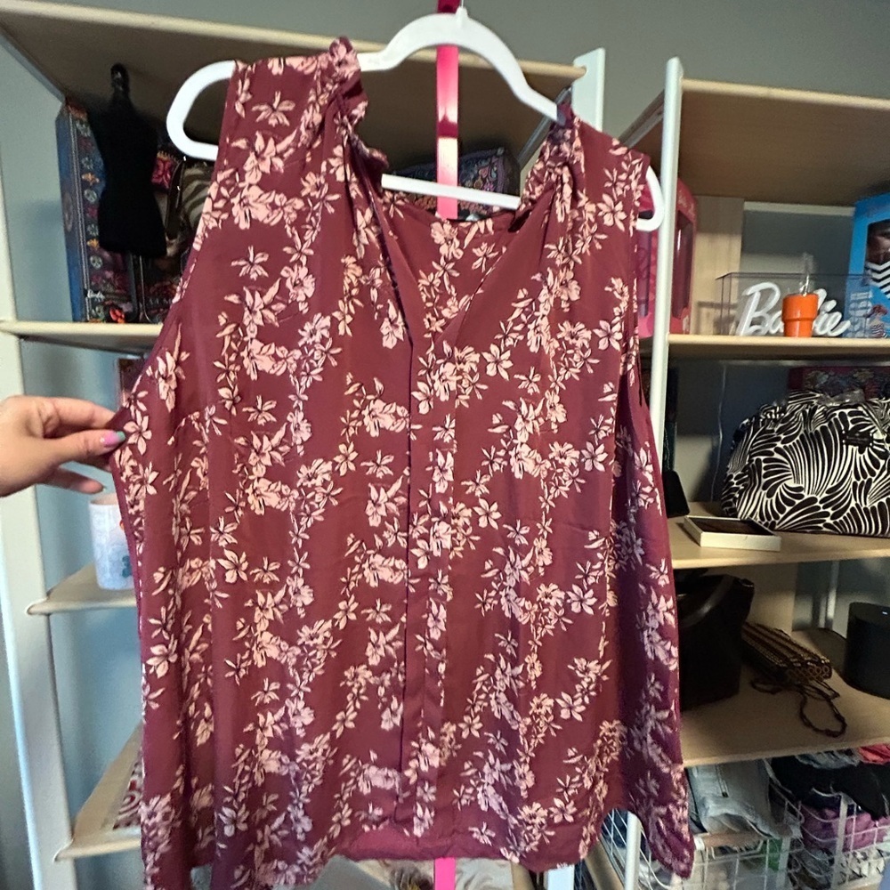 41 Hawthorne Pleated Blouse with V-Neck size 3X. NWT